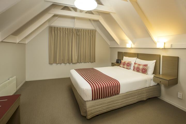 Room 5 of 78