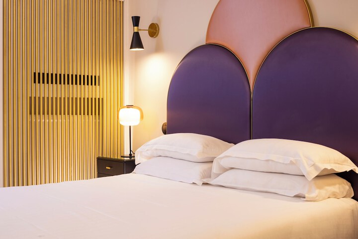 Room 43 of 120