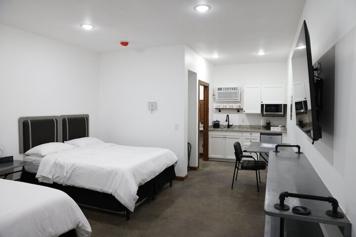 Room 5 of 17