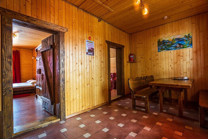 Room 20 of 76
