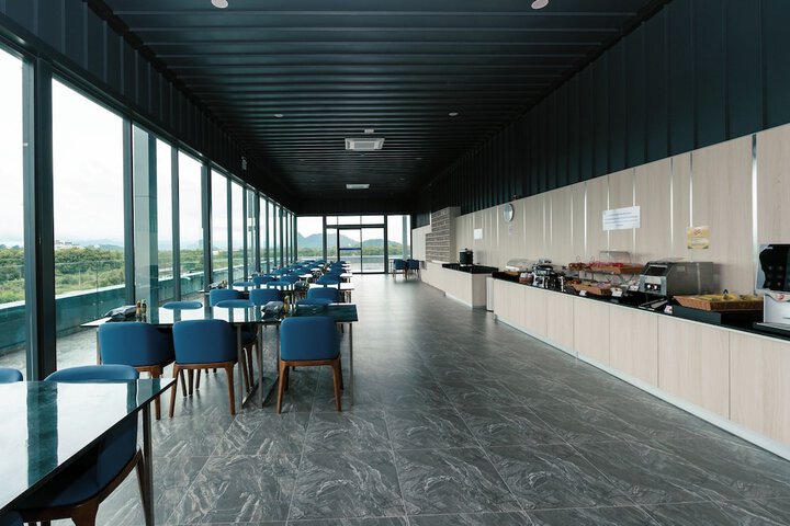 Dining 106 of 138
