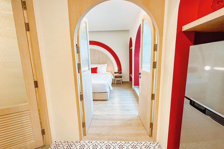 Room 106 of 190