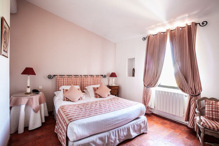 Room 25 of 124