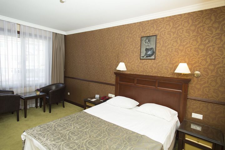 Room 60 of 114
