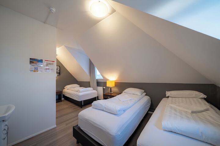 Room 50 of 97