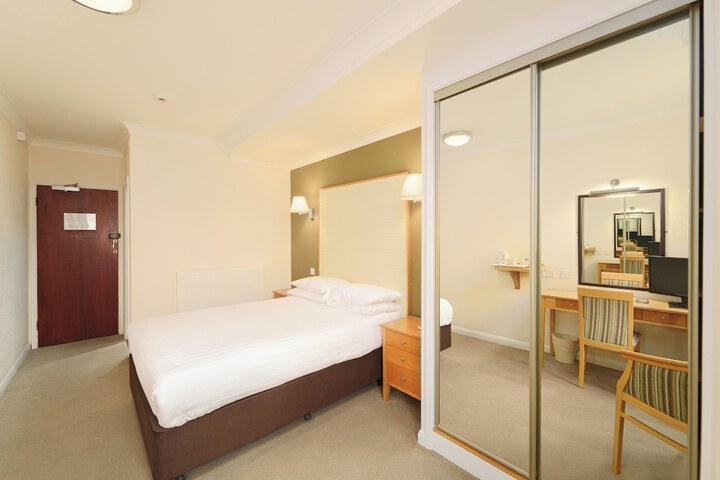 Room 15 of 89