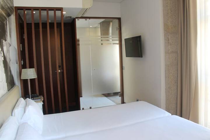 Room 32 of 63
