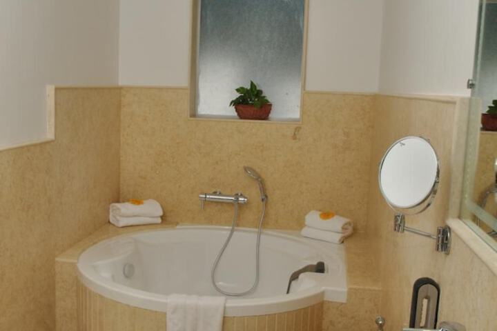 Room 17 of 30