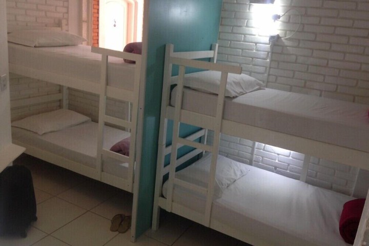 Room 11 of 32