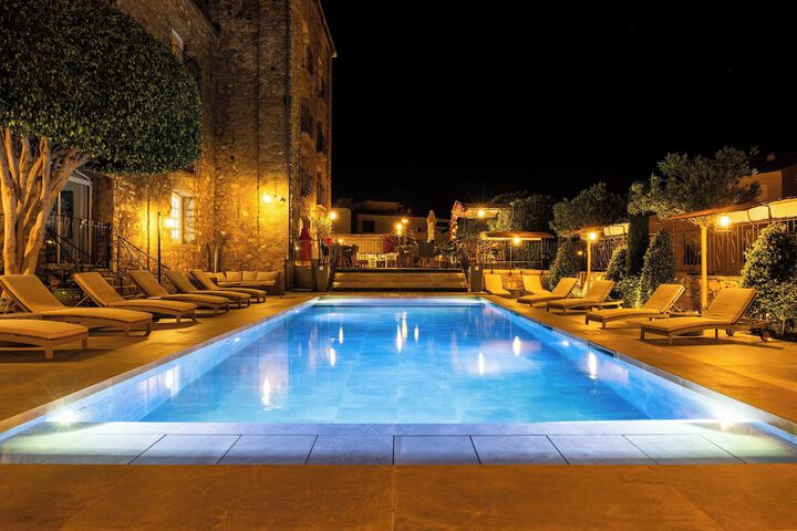 Pool 81 of 121