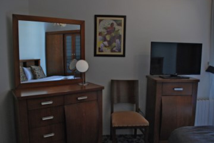 Room 7 of 90