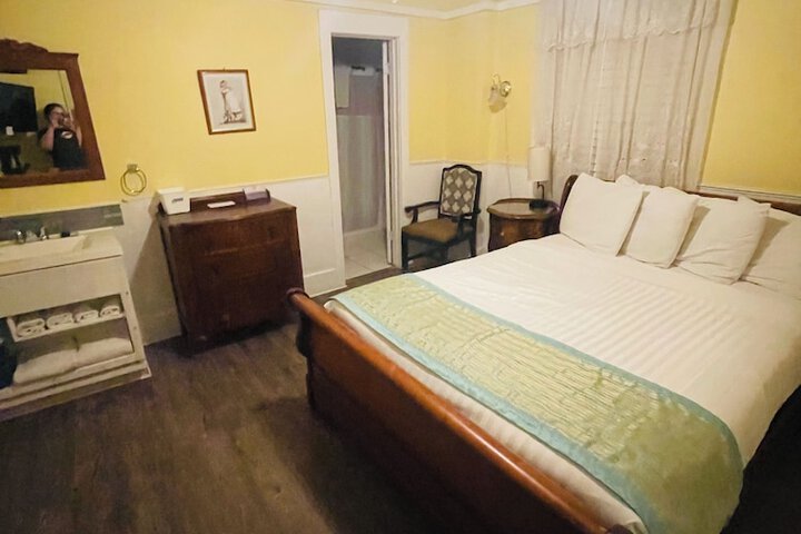 Room 47 of 68