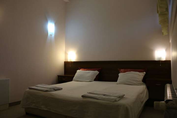 Room 4 of 35