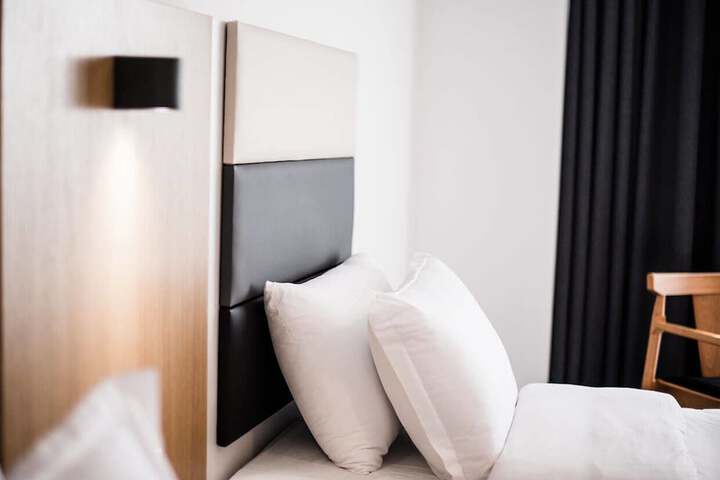 Room 5 of 25