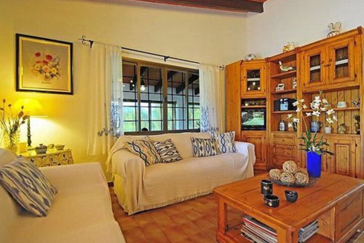 Room 4 of 19