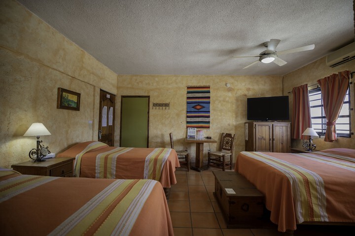 Room 10 of 85