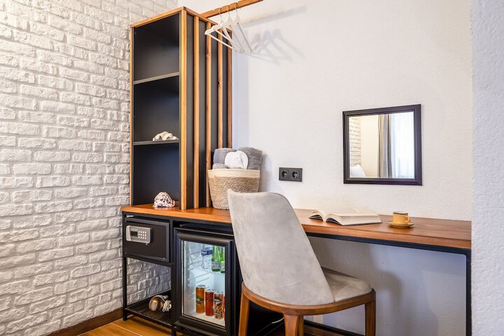 Room 42 of 113