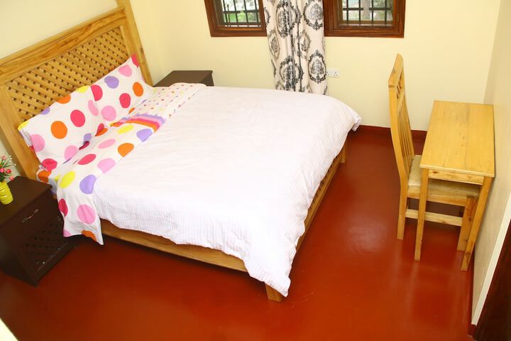 Room 5 of 13