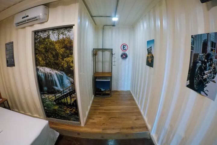 Room 10 of 43