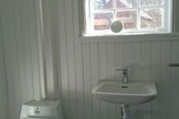 Room 2 of 122