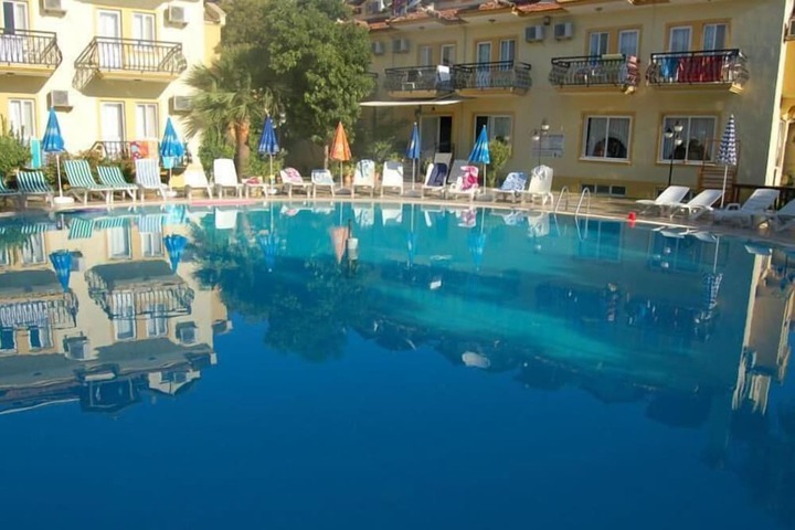 Pool Hotel