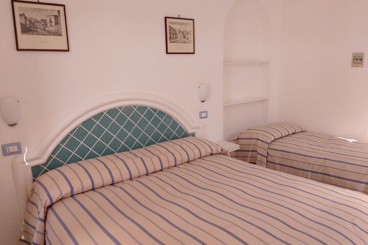 Room 9 of 43