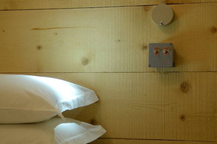 Room 6 of 66