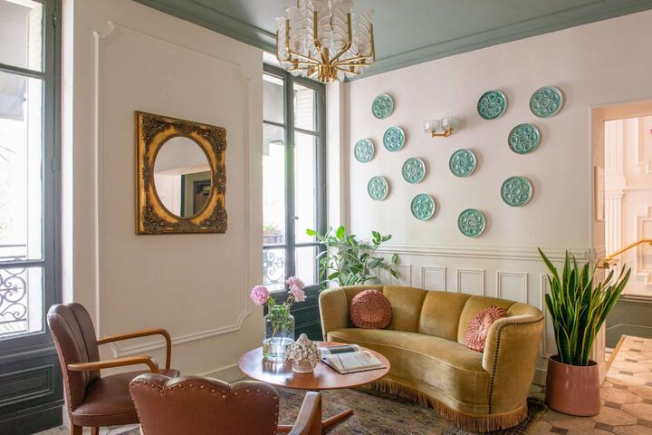 Guest Lobby