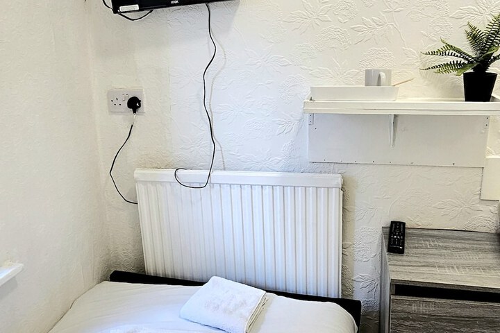 Room 38 of 80