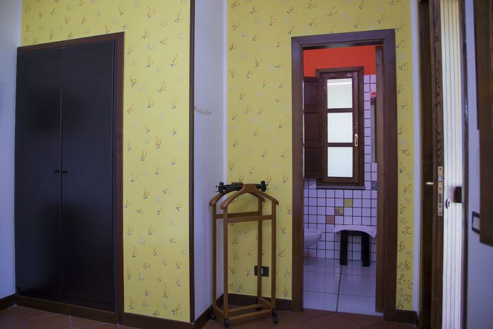 Room 36 of 61