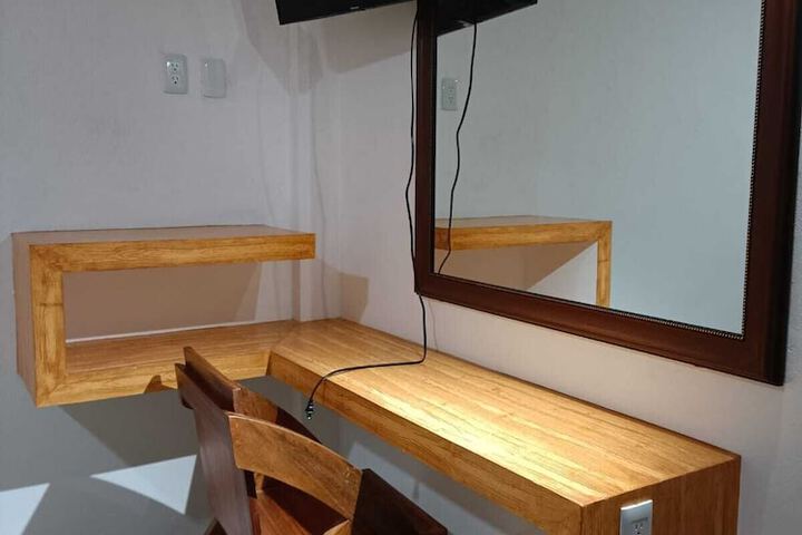 Room 9 of 36