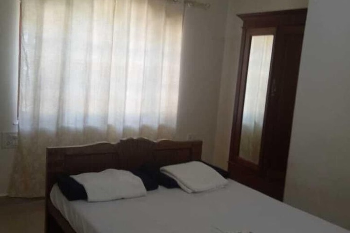 Room 2 of 13