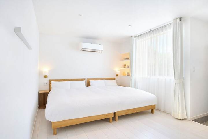 Room 9 of 24