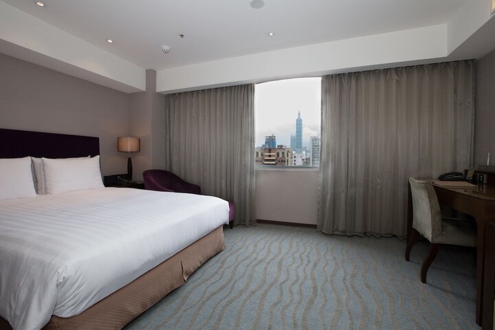 Room 5 of 44