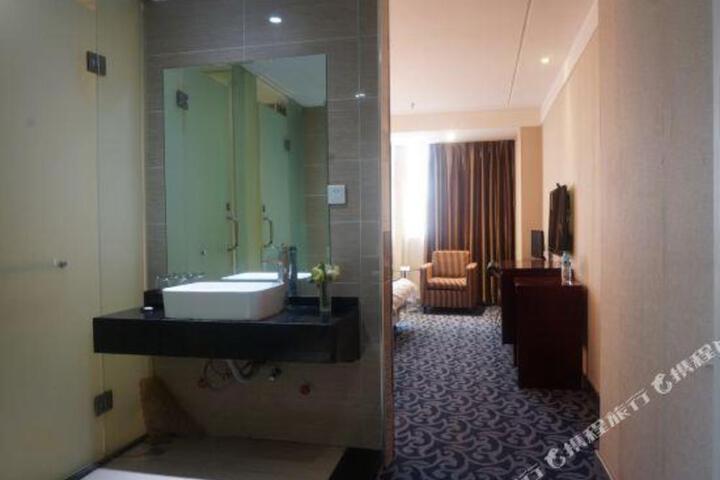 Provence Garden Hotel (Wuhan Guanshan)