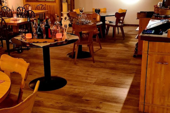 Dining 54 of 93