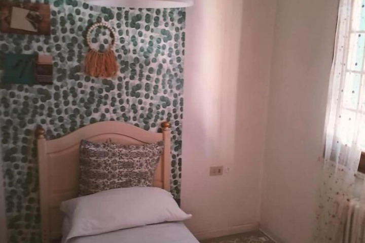 Room 32 of 73
