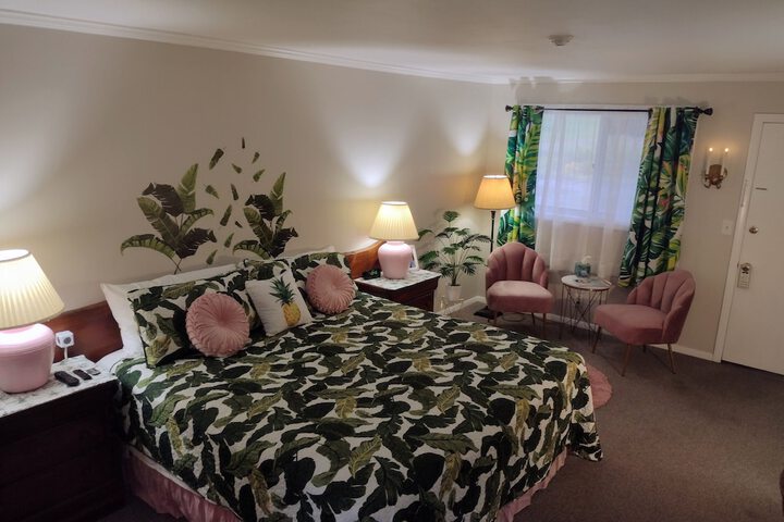 Luxury Room 1 King Bed Room 14 (15 of 21)