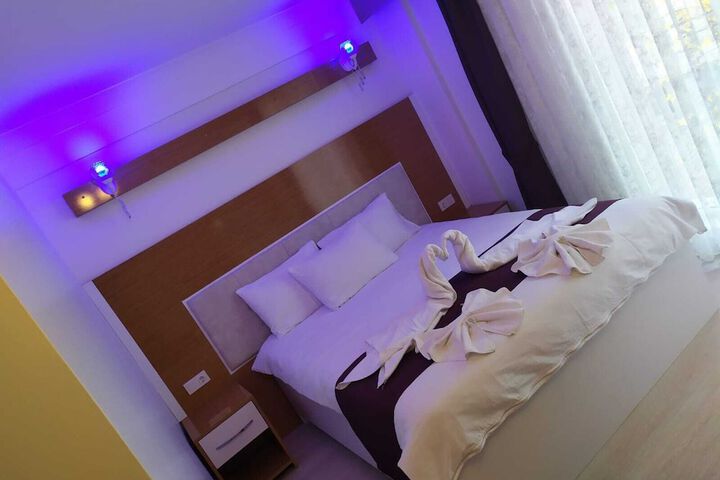 Room 8 of 20