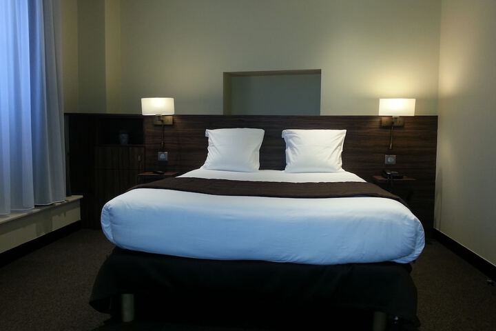 Room 17 of 41