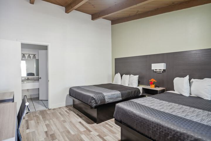 2 Queen Beds (4 of 19)