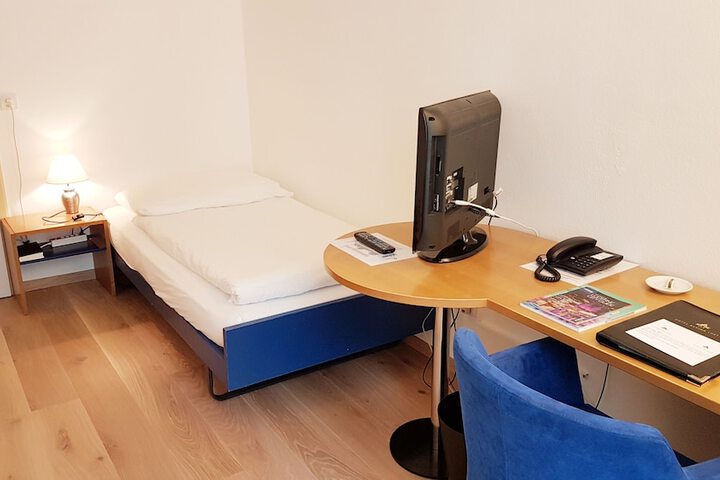 Room 32 of 110
