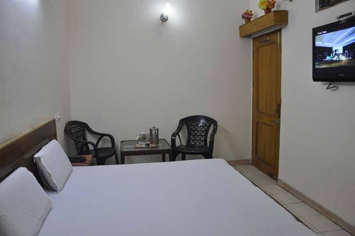 Room 19 of 19