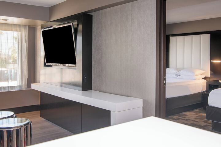 Room 11 of 108