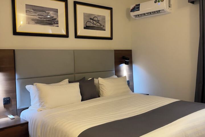 Room 15 of 29
