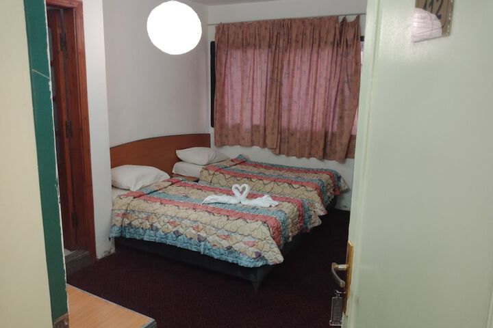 Room 26 of 46