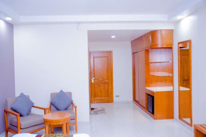 Room 17 of 47