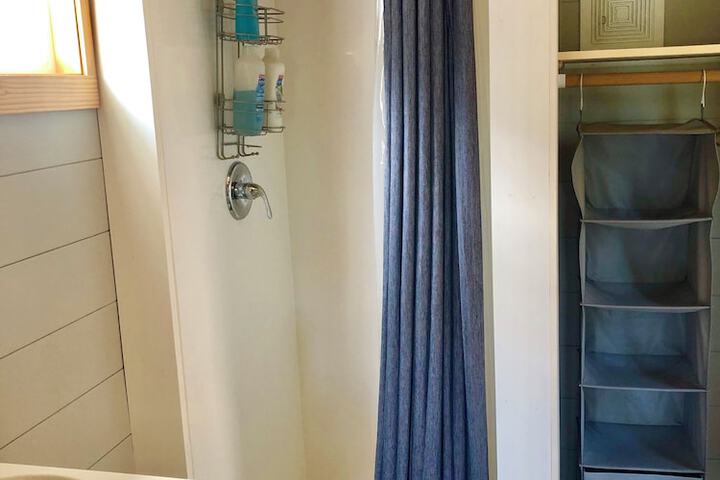 Room 146 of 172