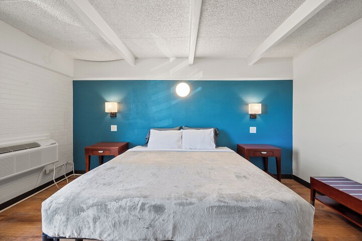 Room 14 of 25
