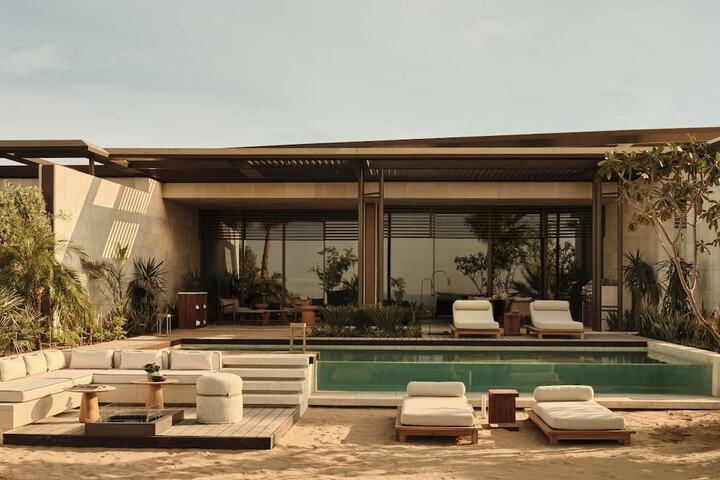 Pool 23 of 28